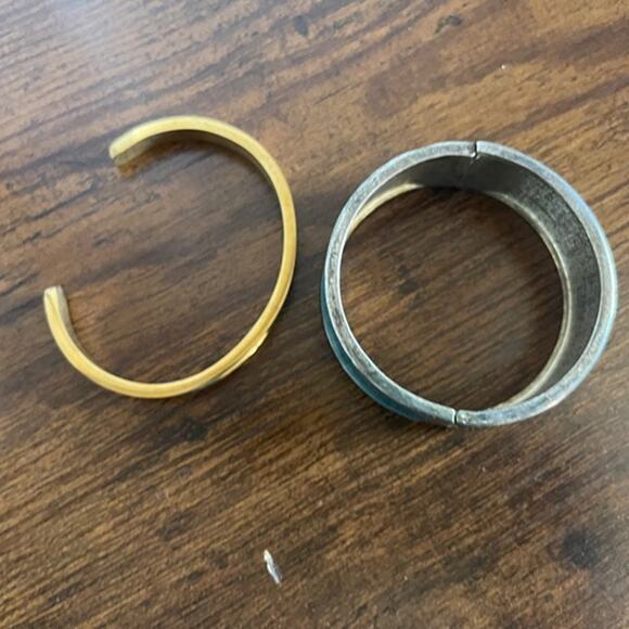 Bracelets - Picture 2 of 2